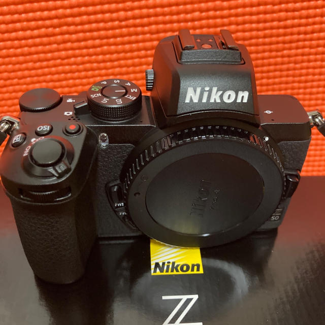 Nikon(ニコン)の新品同様 メーカー保証有 ニコン Z 50 ボディ スマホ/家電/カメラのカメラ(ミラーレス一眼)の商品写真