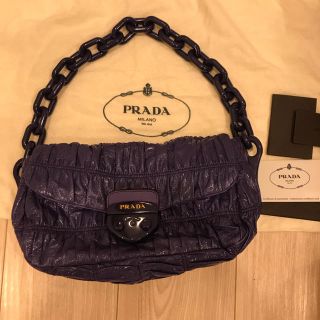 プラダ(PRADA)のプラダPRADA エナメルショルダーバック(ショルダーバッグ)