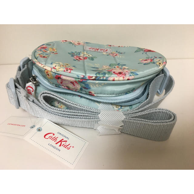 Cath Kidston(キャスキッドソン)のキャスキッドソン  キッズ　ショルダー　バッグ　花柄　ミニ　ポーチ　鞄 キッズ/ベビー/マタニティのこども用バッグ(ポシェット)の商品写真