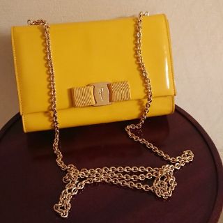 サルヴァトーレフェラガモ(Salvatore Ferragamo)のフェラガモショルダーバッグ(ショルダーバッグ)