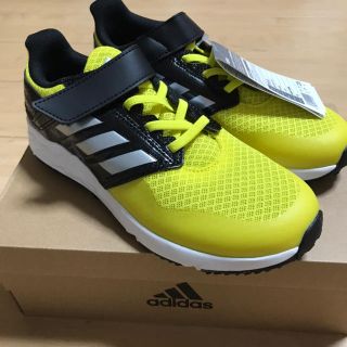 アディダス(adidas)のジョリー様　アディダス　スニーカー未使用23.5センチ(スニーカー)