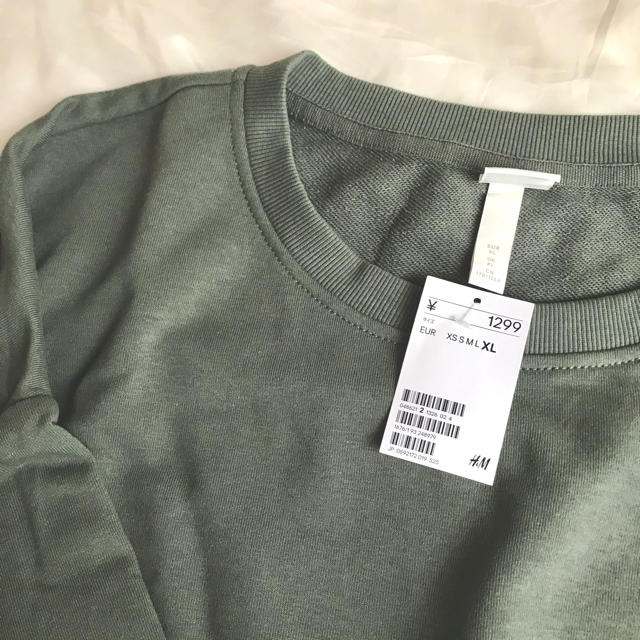 H&M(エイチアンドエム)の〔店舗限定〕H&M オーバーサイズスウェット　XL レディースのトップス(トレーナー/スウェット)の商品写真