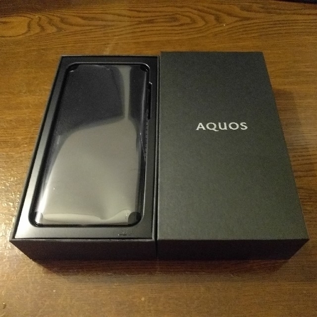 【Softbank】AQUOS ZERO 2 【SIMロック解除済】