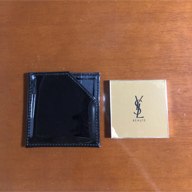 Saint Laurent(サンローラン)のイヴサンローランの鏡 レディースのファッション小物(ミラー)の商品写真