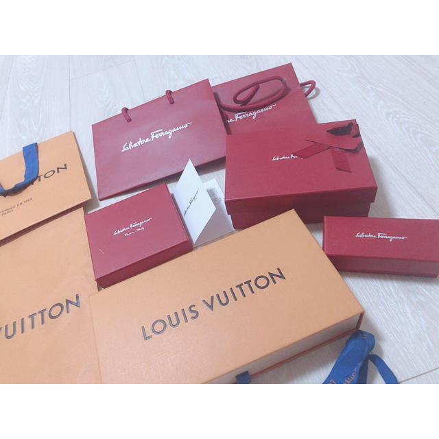 LOUIS VUITTON(ルイヴィトン)のブランド　紙袋 レディースのバッグ(ショップ袋)の商品写真