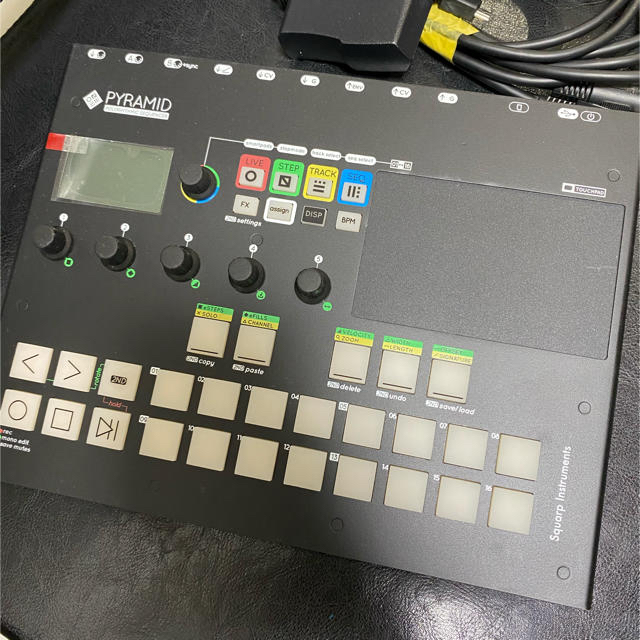 Squarp Instruments Pyramid MIDIシーケンサー 楽器のDTM/DAW(MIDIコントローラー)の商品写真