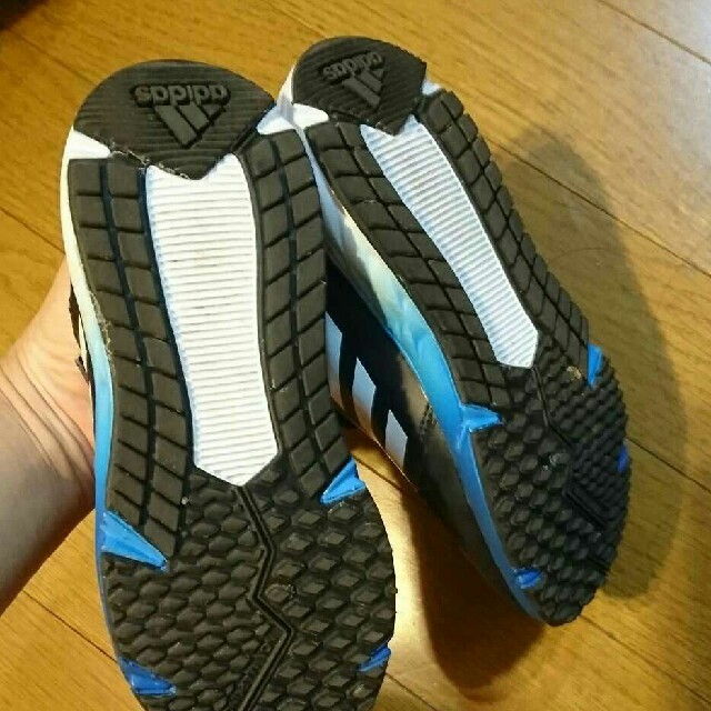 adidas(アディダス)の☆さくら様専用☆ほぼ未使用 adidas スニーカー 19cm キッズ/ベビー/マタニティのキッズ靴/シューズ(15cm~)(スニーカー)の商品写真