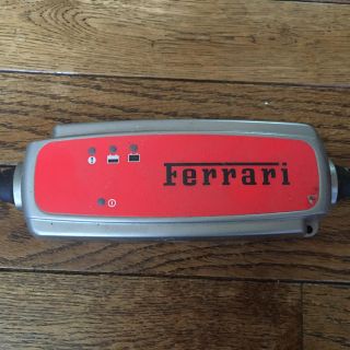 フェラーリ(Ferrari)の【だい様専用】フェラーリ　正規品　バッテリーチャージャー　ジャンク品(車/バイク)