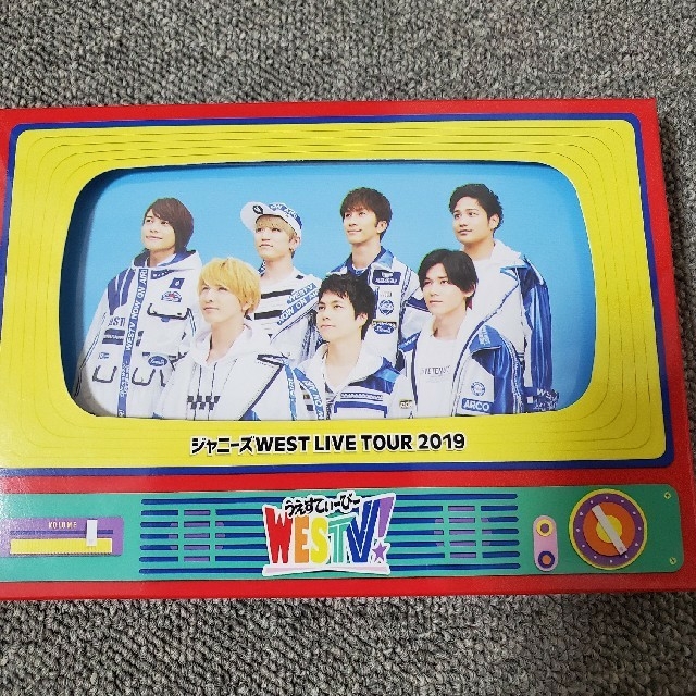 ジャニーズWEST(ジャニーズウエスト)のジャニーズWEST　LIVE  TOUR 2019 WESTV！ エンタメ/ホビーのDVD/ブルーレイ(アイドル)の商品写真