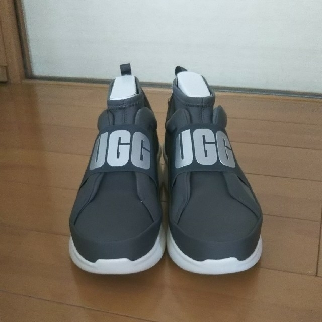 UGG NEUTRAスニーカー 新品 箱あり 25㎝