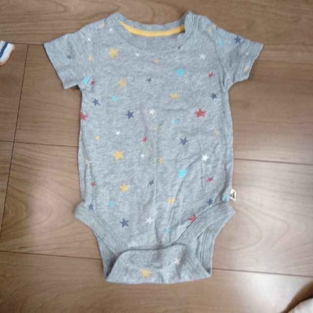 babyGAP(ベビーギャップ)の【babyGAP】ロンパース3枚　70cm　300円 キッズ/ベビー/マタニティのベビー服(~85cm)(肌着/下着)の商品写真