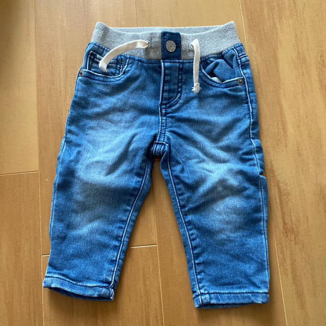 babyGAP(ベビーギャップ)のベビージーンズ　GAP キッズ/ベビー/マタニティのベビー服(~85cm)(パンツ)の商品写真