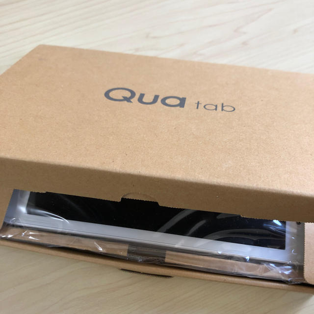 au(エーユー)のQua tab01 kyt31 新品未使用 スマホ/家電/カメラのPC/タブレット(タブレット)の商品写真