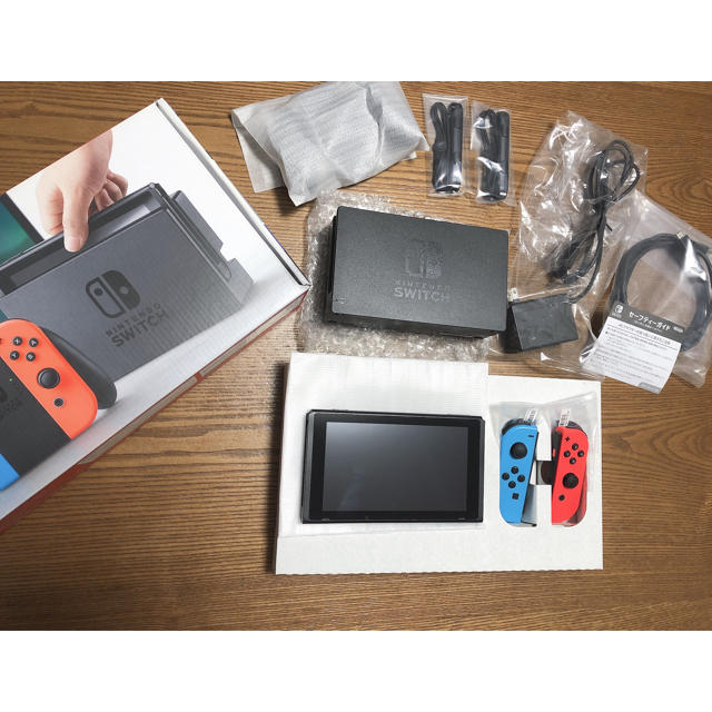 Nintendo Switch(ニンテンドースイッチ)のNintendo Switch 本体　中古 エンタメ/ホビーのゲームソフト/ゲーム機本体(家庭用ゲーム機本体)の商品写真