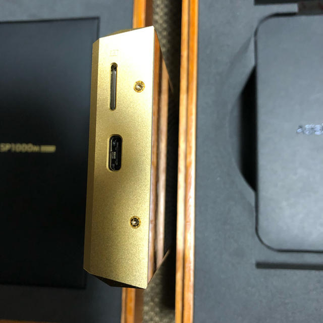 iriver(アイリバー)の極美品　限定品AK  SP1000M RG スマホ/家電/カメラのオーディオ機器(ポータブルプレーヤー)の商品写真