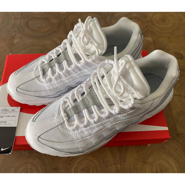 絶妙なデザイン ナイキ - NIKE エアマックス95 美品 エッセンシャル 24.5 AIRMAX NIKE スニーカー 絶妙なデザイン ナイキ - NIKE エアマックス95 美品 エッセンシャル 24.5 AIRMAX NIKE スニーカー