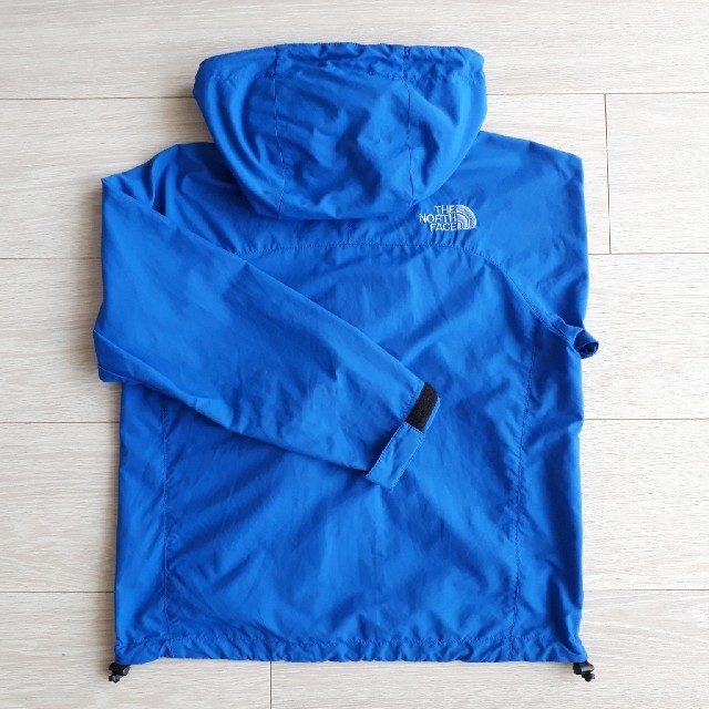 THE NORTH FACE(ザノースフェイス)のTHE NORTH FACE ナイロンパーカー 120㎝ キッズ/ベビー/マタニティのキッズ服男の子用(90cm~)(ジャケット/上着)の商品写真