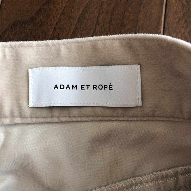 Adam et Rope'(アダムエロぺ)のアダムエロペ　ホワイトページュパンツ レディースのパンツ(カジュアルパンツ)の商品写真