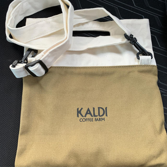 KALDI(カルディ)の新品未使用　カルディコーヒー　サコッシュ　コーヒーの日 レディースのバッグ(ショルダーバッグ)の商品写真