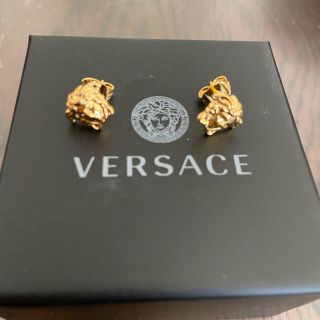 ヴェルサーチ(VERSACE)のヴェルサーチ　メデューサゴールドピアス(ピアス(両耳用))