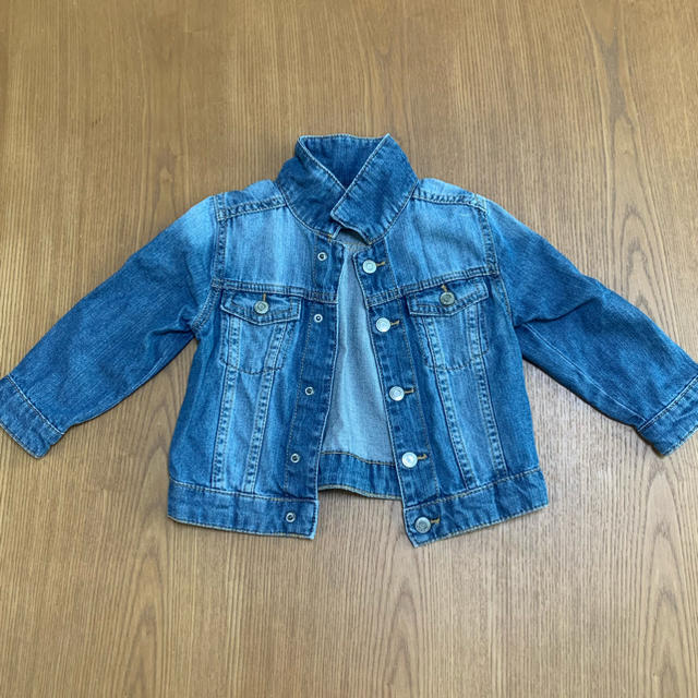 H&M(エイチアンドエム)のデニムジャケット キッズ/ベビー/マタニティのキッズ服男の子用(90cm~)(ジャケット/上着)の商品写真