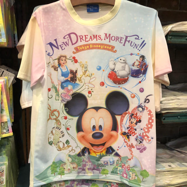 Disney(ディズニー)の各サイズ　新作♡ 新エリア　ニューファンタジーランド　ディズニーランド　Tシャツ メンズのトップス(Tシャツ/カットソー(半袖/袖なし))の商品写真