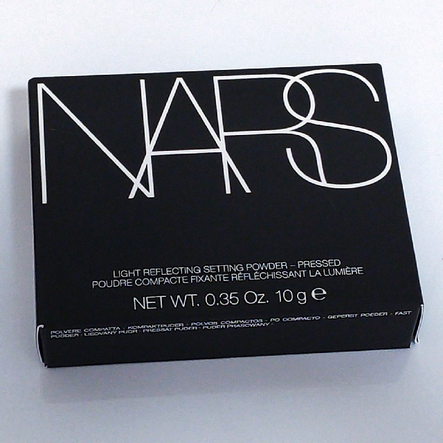 NARS(ナーズ)のNARS ナーズ ライトリフレクティング セッティングパウダー プレストN 【1 コスメ/美容のベースメイク/化粧品(フェイスパウダー)の商品写真