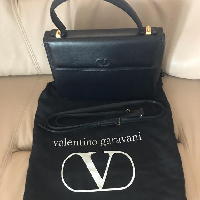 ヴァレンティノガラヴァーニ　バッグ