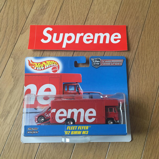 supreme  シュプリーム  ミニカー