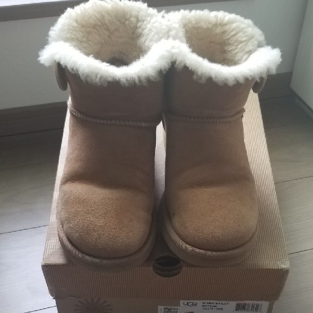 UGG(アグ)のUGG24.0 ムートン レディースの靴/シューズ(ブーツ)の商品写真