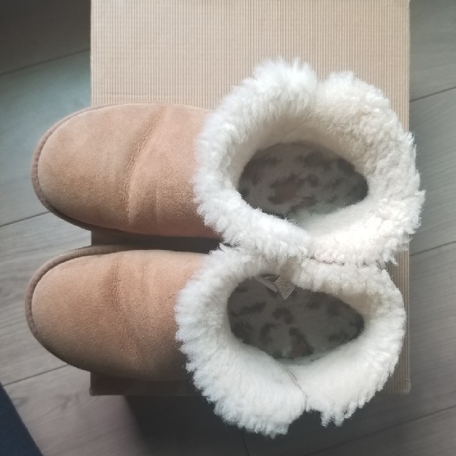 UGG(アグ)のUGG24.0 ムートン レディースの靴/シューズ(ブーツ)の商品写真