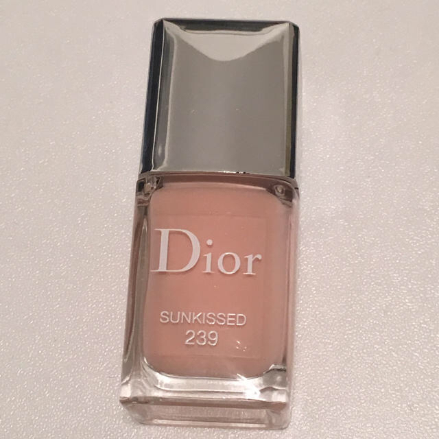 Christian Dior(クリスチャンディオール)のディオール ヴェルニ （ゆう様専用） コスメ/美容のネイル(マニキュア)の商品写真