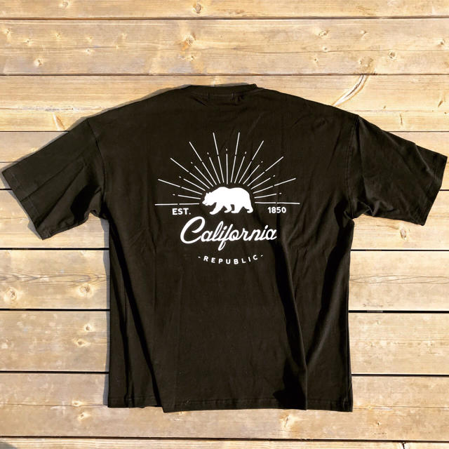 RVCA(ルーカ)の西海岸系☆LSフィンビッグTシャツ　Sサイズ　ブラック　スラッシャー メンズのトップス(Tシャツ/カットソー(半袖/袖なし))の商品写真