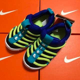 ナイキ(NIKE)のNIKE ナイキ スニーカー ノーヴィス NOVICE グリーン 靴 シューズ(スリッポン)