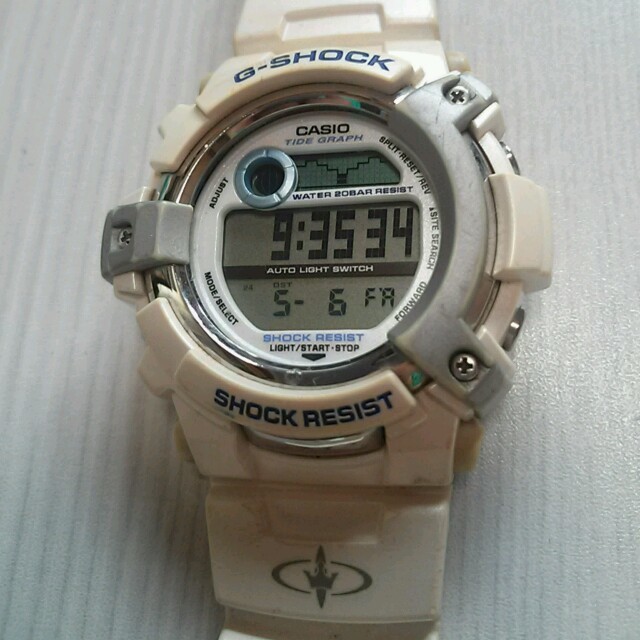 G-SHOCK(ジーショック)の買得★G-shock♪トリプルクラウン メンズの時計(腕時計(デジタル))の商品写真