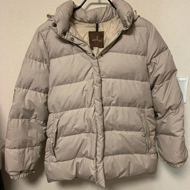 MONCLER(モンクレール)のや様専用 レディースのジャケット/アウター(ダウンジャケット)の商品写真