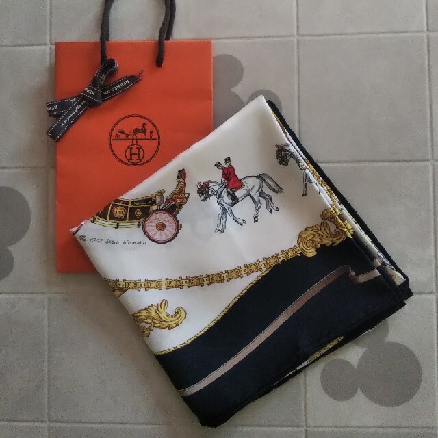 HERMES ヴィンテージスカーフ~バッキンガム宮殿の厩舎~