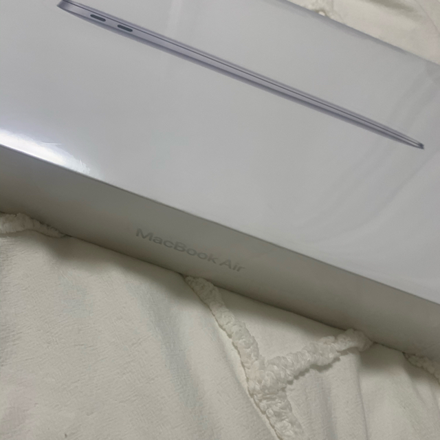 Mac (Apple)(マック)のApple MacBookAir 13インチ シルバー 新品未開封 スマホ/家電/カメラのPC/タブレット(ノートPC)の商品写真