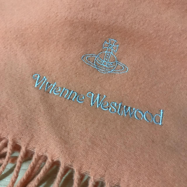 Vivienne Westwood(ヴィヴィアンウエストウッド)の【新品】ヴィヴィアンウエストウッド　マフラー　オレンジ レディースのファッション小物(マフラー/ショール)の商品写真