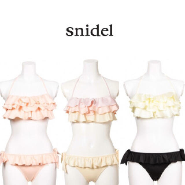 SNIDEL(スナイデル)のsnidel 3段フリルビキニ レディースの水着/浴衣(水着)の商品写真