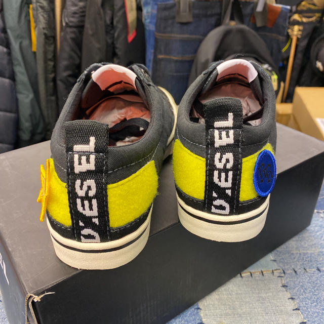 DIESEL(ディーゼル)の【新品】DIESEL デザインスニーカー 41 26.5cm メンズの靴/シューズ(スニーカー)の商品写真