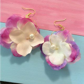 花ピアス❀ハンドメイド(ピアス)