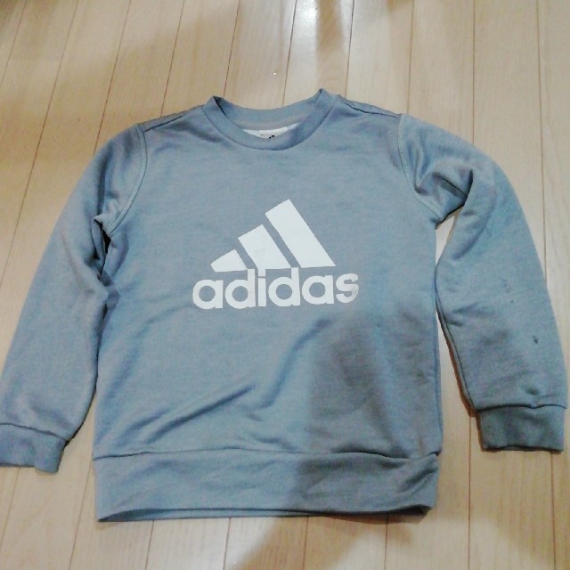 adidas(アディダス)のアディダス　130 トレーナー☆ キッズ/ベビー/マタニティのキッズ服男の子用(90cm~)(Tシャツ/カットソー)の商品写真