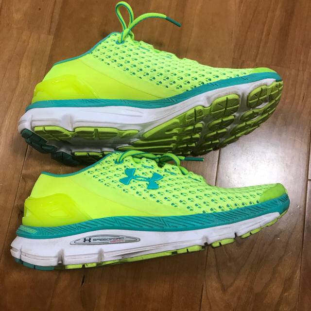 UNDER ARMOUR(アンダーアーマー)のunder armour Gemini スニーカー 23.5 cm キッズ/ベビー/マタニティのキッズ靴/シューズ(15cm~)(スニーカー)の商品写真