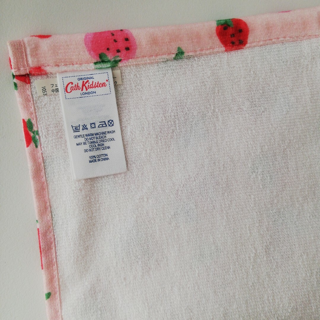 Cath Kidston - キャスキッドソン いちご 苺 ハンドタオル Cath Kidston - キャスキッドソン いちご 苺 ハンドタオル