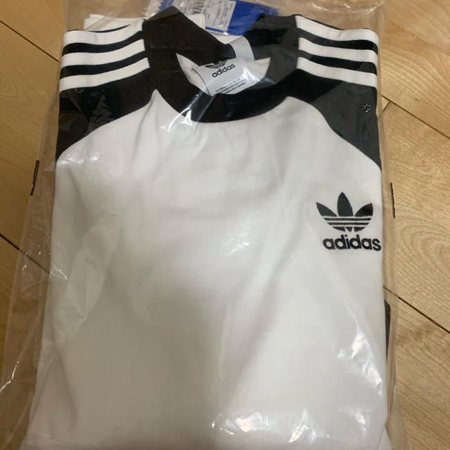 adidas(アディダス)のアディダス オリジナルス 3ストライプ 長袖Tシャツ Lサイズ メンズのトップス(Tシャツ/カットソー(七分/長袖))の商品写真