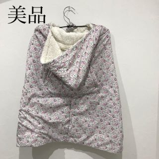 ベベ(BeBe)の美品　べべリバティ2wayケープ(抱っこひも/おんぶひも)