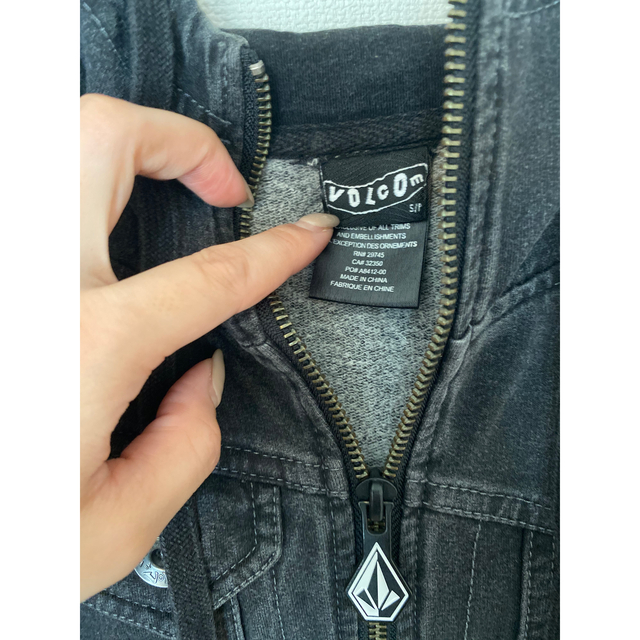 volcom(ボルコム)のvolcom デニム風パーカー レディースのトップス(パーカー)の商品写真