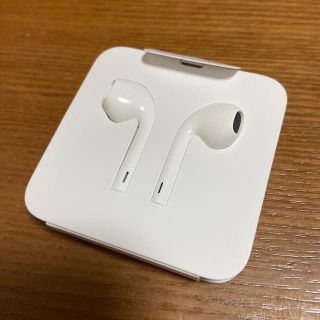 アイフォーン(iPhone)のiPhone11付属　イヤフォン(apple純正品)(ヘッドフォン/イヤフォン)