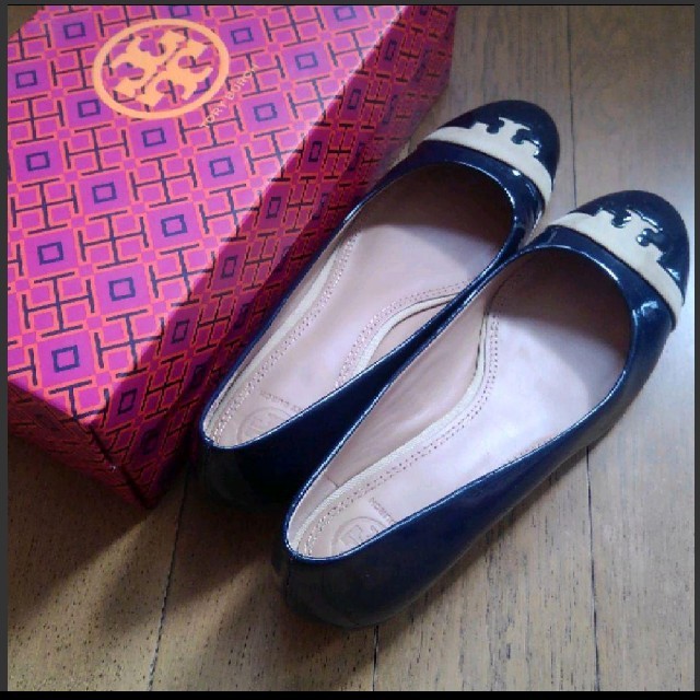 Tory Burch(トリーバーチ)のTory Burch　トリーバーチ　エナメルパンプス レディースの靴/シューズ(ハイヒール/パンプス)の商品写真